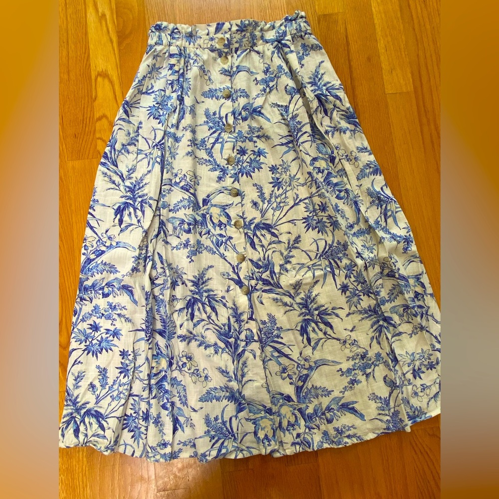 H&M skirt mid-length